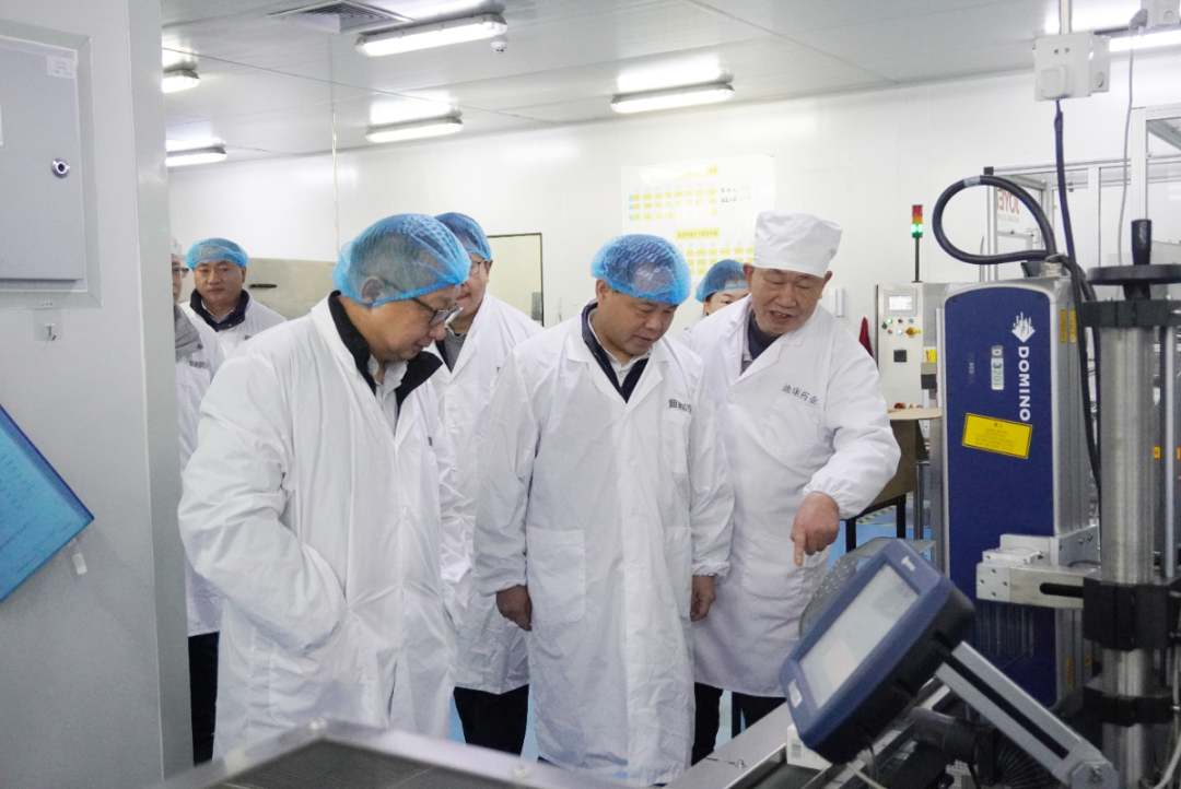 【企业新闻】重庆市万州经开区党工委副书记、管委会主任，，，区政府党组副书记钟涛一行莅临满堂彩药业考察调研